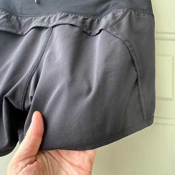 Lululemon Run Times Short black currant size 4 - Picture 10 of 14
